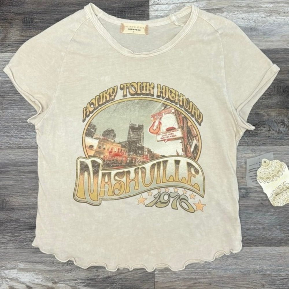 NWT Altar'd State Cream Womens Nashville Honky Tonk‎ S Lettuce Hem Crop T-Shirt